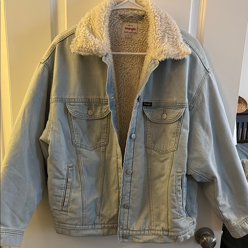 Wrangler womens Denim Jacket with Sherpa Collar
